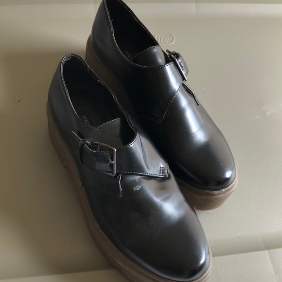 Shoes - Picture 2 of 3